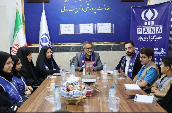 نشست معاون پرورشی و تربیت بدنی ناحیه 4 کرج با خبرنگاران دانش‌آموز پانا 