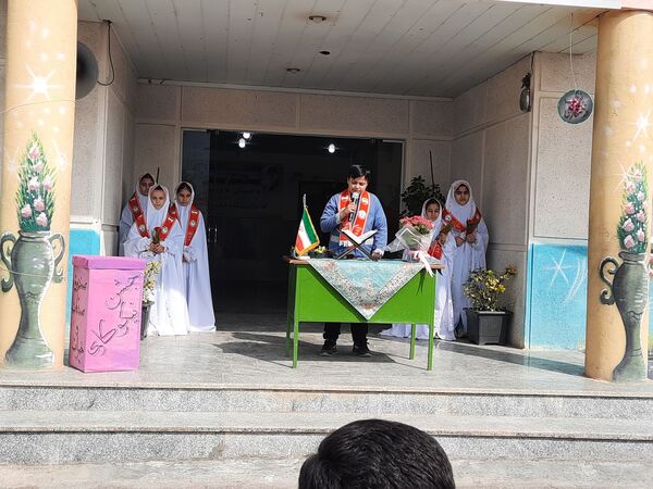 روز درختکاری و نیکوکاری در دبستان ارشاد قائمشهر