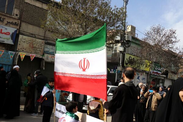 طنین شعارهای انقلابی در سالروز پیروزی انقلاب اسلامی ایران