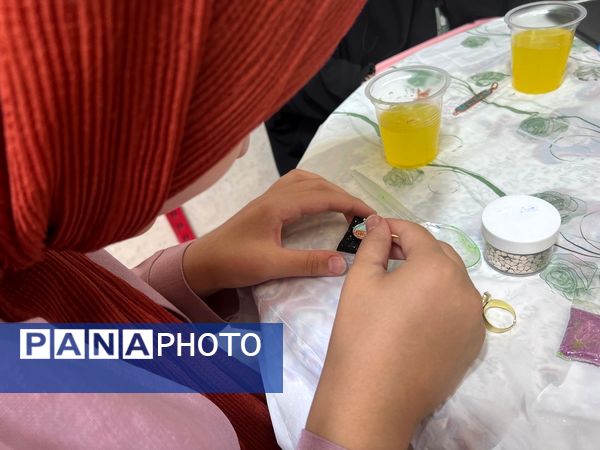 افتتاحیه غرفه فیروزه کوبی در بازارچه صنایع دستی شهرکرد