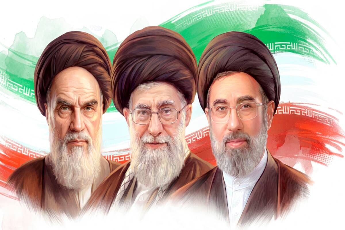 حضرت آیت الله سید مجتبی خامنه‌ای در مکتب امام خامنه‌ای(ره) پرورش پیدا کرده‌اند