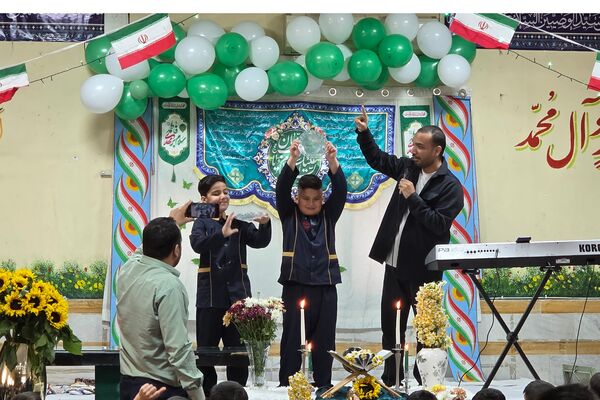 جشن میلاد با سعادت حضرت مهدی موعود(ع)در دبستان حاج همت بهارستان ۲