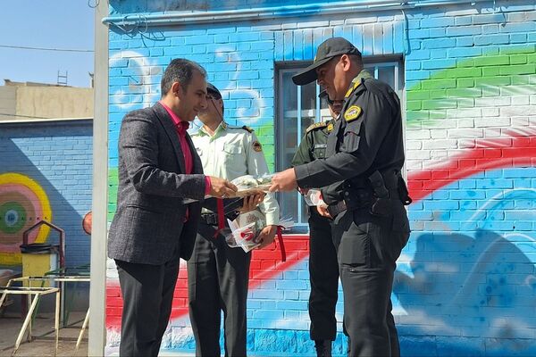 گرامیداشت هفته فراجا در دبستان های جعفریه و شیخ جنید شهرستان پیشوا