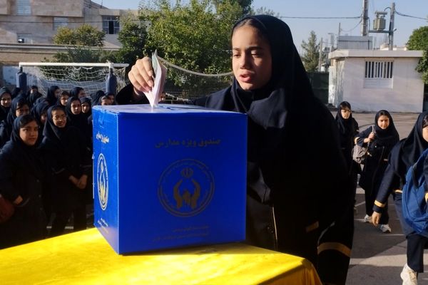 جشن عاطفه‌ها، همدلی دانش‌آموزان ایران