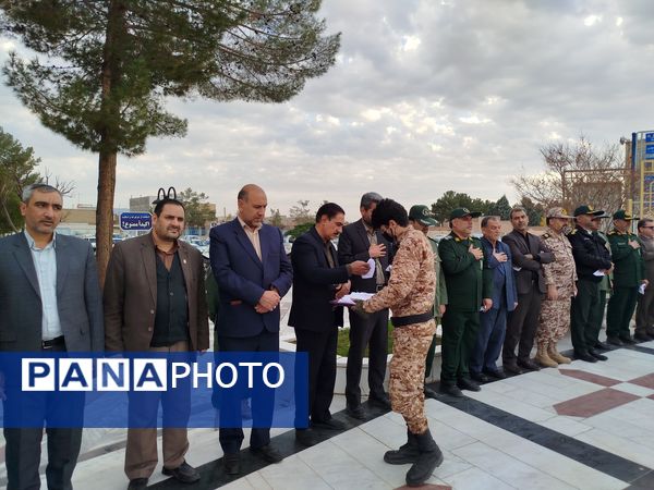 عطر افشانی گلزار شهدای زیارتگاه شهید آیت الله سید حسن مدرس (ره)