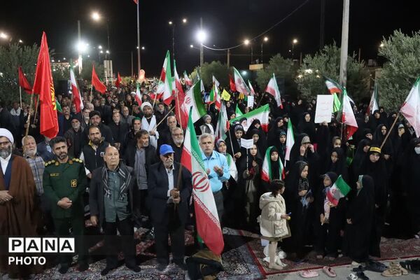 حضور گسترده دانش آموزان خدیجه کبری ابرکوه در گرامیداشت شهدای میناب