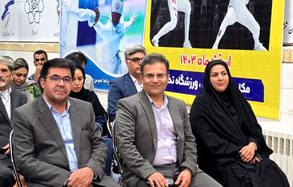 برگزاری نخستین دوره مسابقات شمشیربازی بافق با حضور تیم‌های دانش‌آموزی