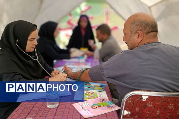 آیین افتتاحیه زمین چمن ورزشی در قالب طرح «شهید سردار سلیمانی» در شهرستان قدس