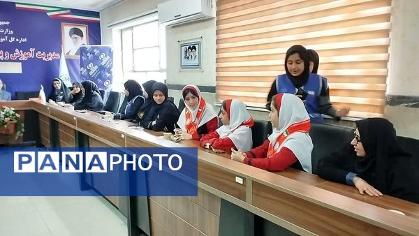 نشست خبری رئیس آموزش و پرورش شاوجبلاغ با خبرنگاران پانا 