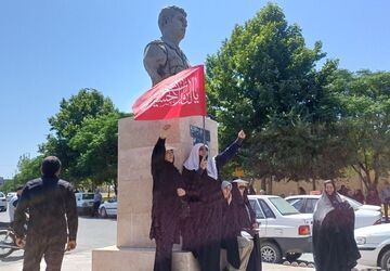 باید برخاست، بدرقه‌ی آسمانیِ رهبر شهید تا آغوش بهشت