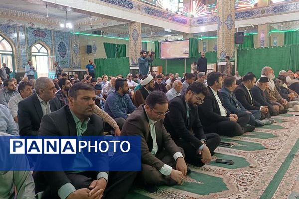 حضور پرشور دانش‌آموزان و فرهنگیان در نماز جمعه این هفته شهرستان ورامین