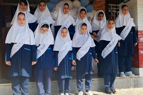 فعالیت سفیران سلامت در مدرسه خواهران بابایی