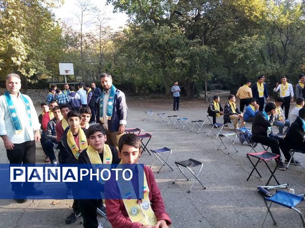 برگزاری کلاس‌های آموزشی و فرهنگی همایش روز دانش‌آموز در اردوگاه باهنر تهران 