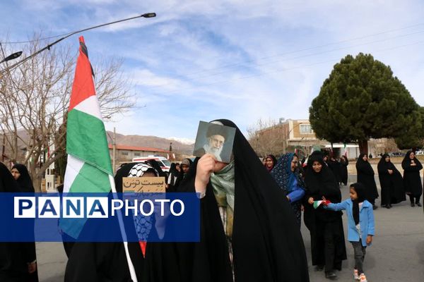 انقلاب را نسل جدید ادامه می دهند