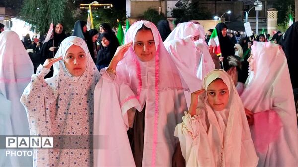 تجمعات مردمی نجف آباد همراه با جشن تکلیف دختران و اقامه نماز استغاثه