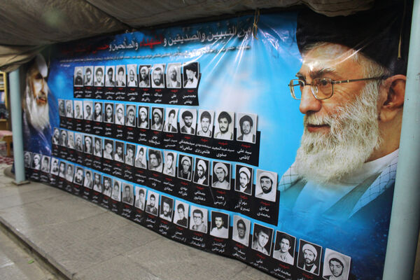 روایتگری طلاب جوان در یادواره شهدای مدرسه حقانی قم