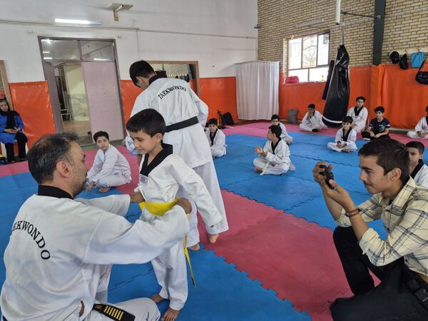 دانش اموزان تکواندوکار کاشمری پله اول ترقی را پیمودند