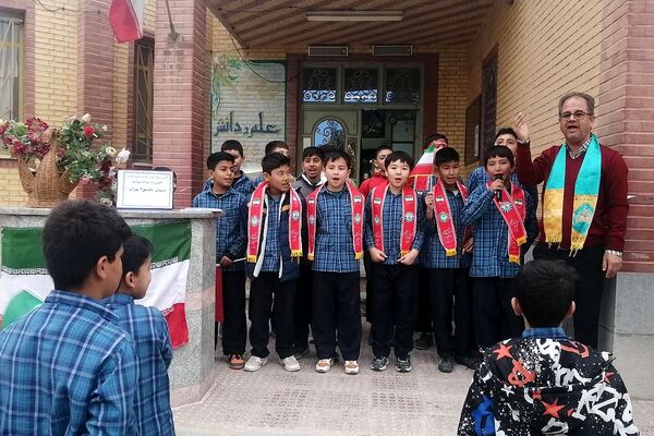 جشن پیروزی انقلاب اسلامی در مدارس منطقه کهریزک 