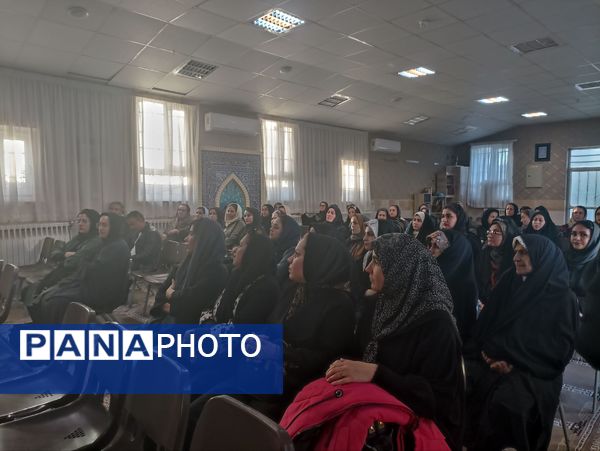 نخستین جلسه آموزش خانواده در دبیرستان بی بی سلطنت قفلی