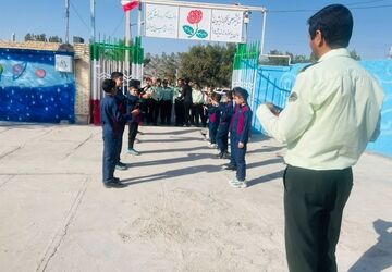 آیین گرامیداشت هفته نیروی انتظامی در مدرسه منتظرقائم خاتم