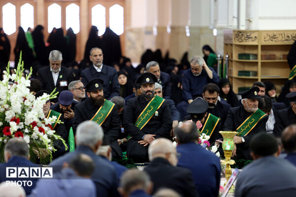 آیین خطبه خوانی خادمان حرم حضرت معصومه(س) در روز دختر