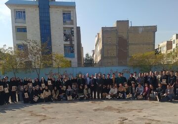 تجلیل‌ از دانش‌آموزان منتخب اسلامشهری در کنکور سراسری۱۴۰۳
