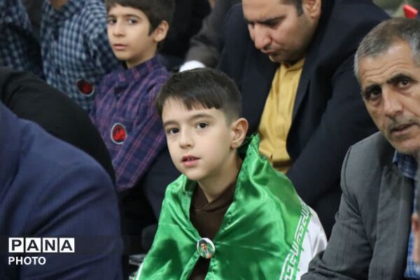 برپایی میز خدمت و مشاوره خانواده آموزش و پرورش شهرستان قدس در میعادگاه نماز جمعه