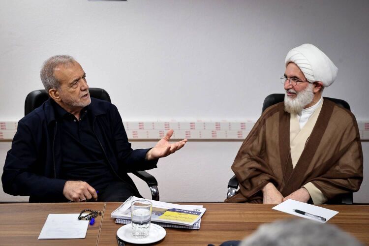 دستاوردهای نیروهای مسلح در میدان نظامی با صرفه‌جویی در میدان اقتصادی تکمیل شود