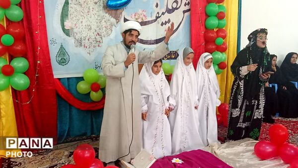 برگزاری مراسم معنوی جشن تکلیف دانش‌آموزان پایه سوم در حسینیه منطقه کوهنانی 