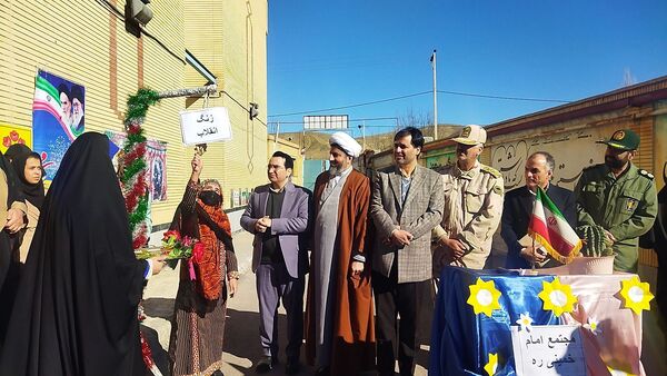 نواختن زنگ انقلاب به‌مناسبت دهه فجر در راز و جرگلان