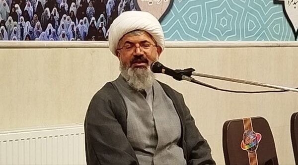 دیدار فرماندهان بسیج دانش آموزی مدارس کاشمر با امام‌ جمعه شهرستان