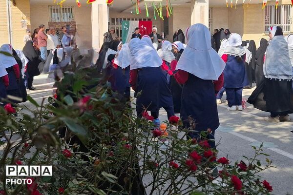 وداعِ پرشورِ دختران مدرسه مالک ملارد با شهید گمنامِ 