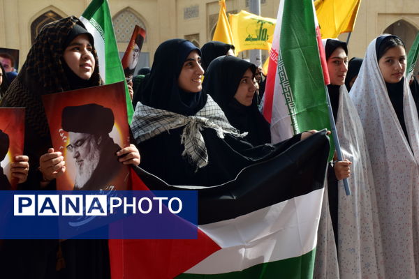 تجمع دانش‌آموزان شیرازی در حمایت از جبهه مقاومت