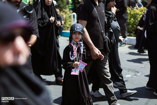 مراسم آیینی پیاده‌روی جاماندگان اربعین حسینی در تهران - ۵