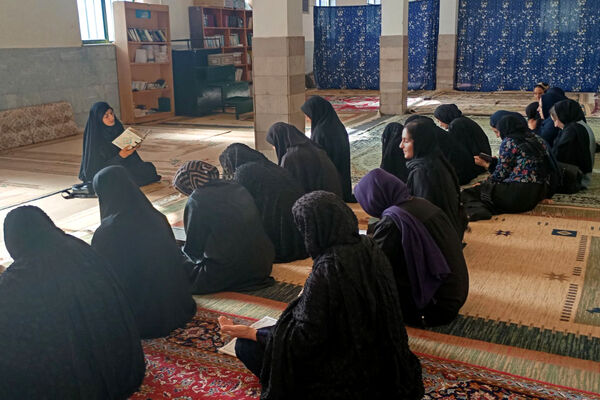 بر پایی محافل انس با دعا توسط بانوان روستای شلیل