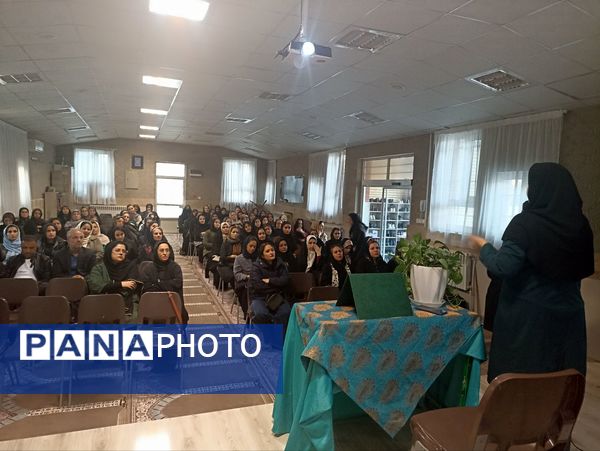 نخستین جلسه آموزش خانواده در دبیرستان بی بی سلطنت قفلی
