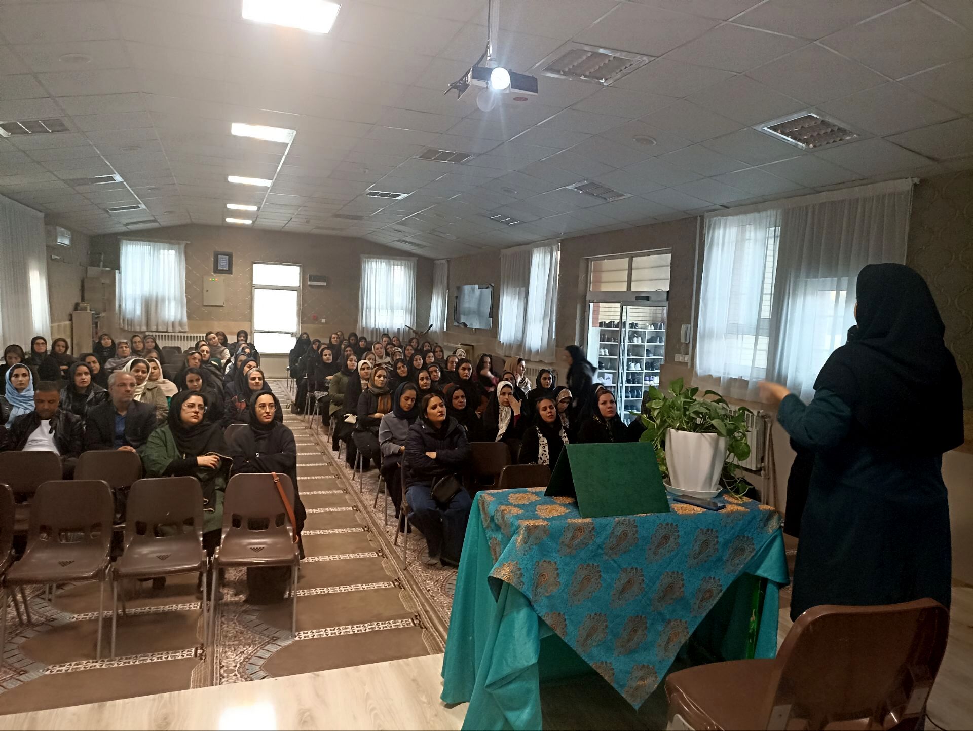 نخستین جلسه آموزش خانواده در دبیرستان بی بی سلطنت قفلی