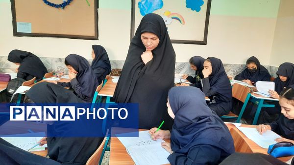 برگزاری آزمون سنجش آغازین به صورت هماهنگ کشوری در دبیرستان فرهنگیان ناحیه ۷ مشهد