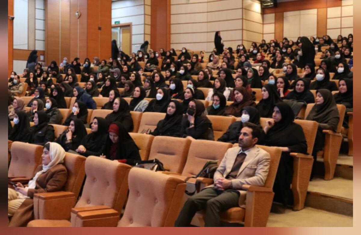 برگزاری دوره آموزشی سلامت دهان و دندان برای مراقبین سلامت مدارس