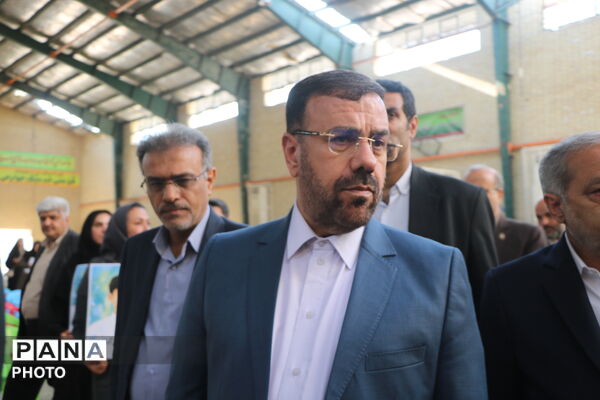 بازدید وزیر آموزش‌وپرورش از مناطق آسیب‌دیده لامرد