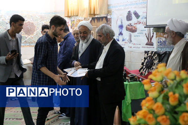 تجلیل از برترین‌های جشنواره پروژه خلاقیت در هنرستان ثامن الائمه قم