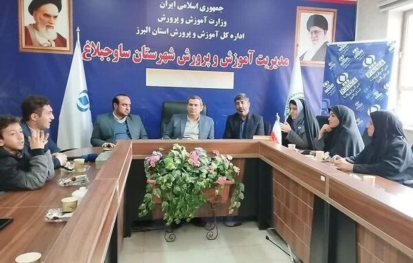 نشست خبری رئیس آموزش و پرورش ساوجبلاغ با خبرنگاران پانا 