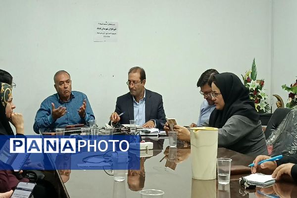 نشست هفتگی خبرنگاران گناباد با محوریت بحران کم‌آبی 