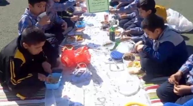 ناهار وحدت در دبستان علی‌بین ابی طالب شیراز