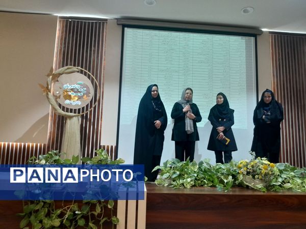 جلسه انجمن اولیا و مربیان در دبستان آرمینه مصلی نژاد ناحیه ۶ مشهد 