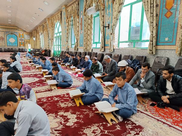 محفل انس با قرآن در تکیه ابوالفضلی مزده