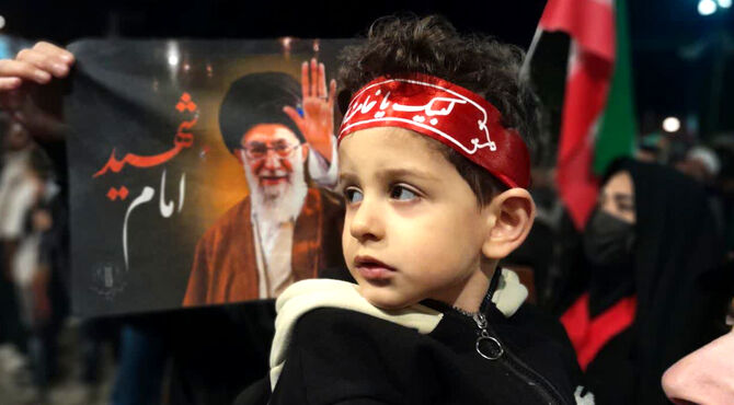 کوهدشتی ها خستگی نمی شناسند،همچنان لبیک گویان در خیابان در شصت ویکمین قرار شبانه خود
