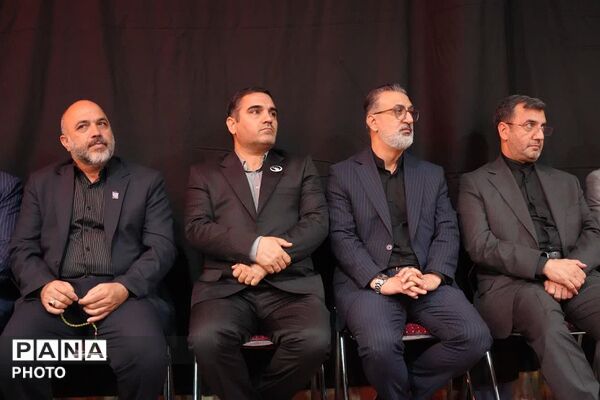 اقامه عزای رهبر شهید در بخشداری کهریزک 