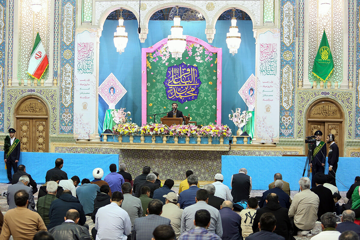 محفل قرآنی و جشن میلاد امام باقر(ع) در شب یلدای حرم حضرت معصومه(س)