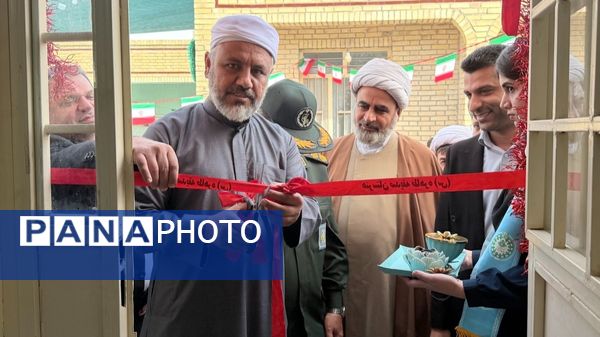 افتتاح نمایشگاه دست‌سازه‌های دانش‌آموزی در هنرستان صدیقه طاهره(س)